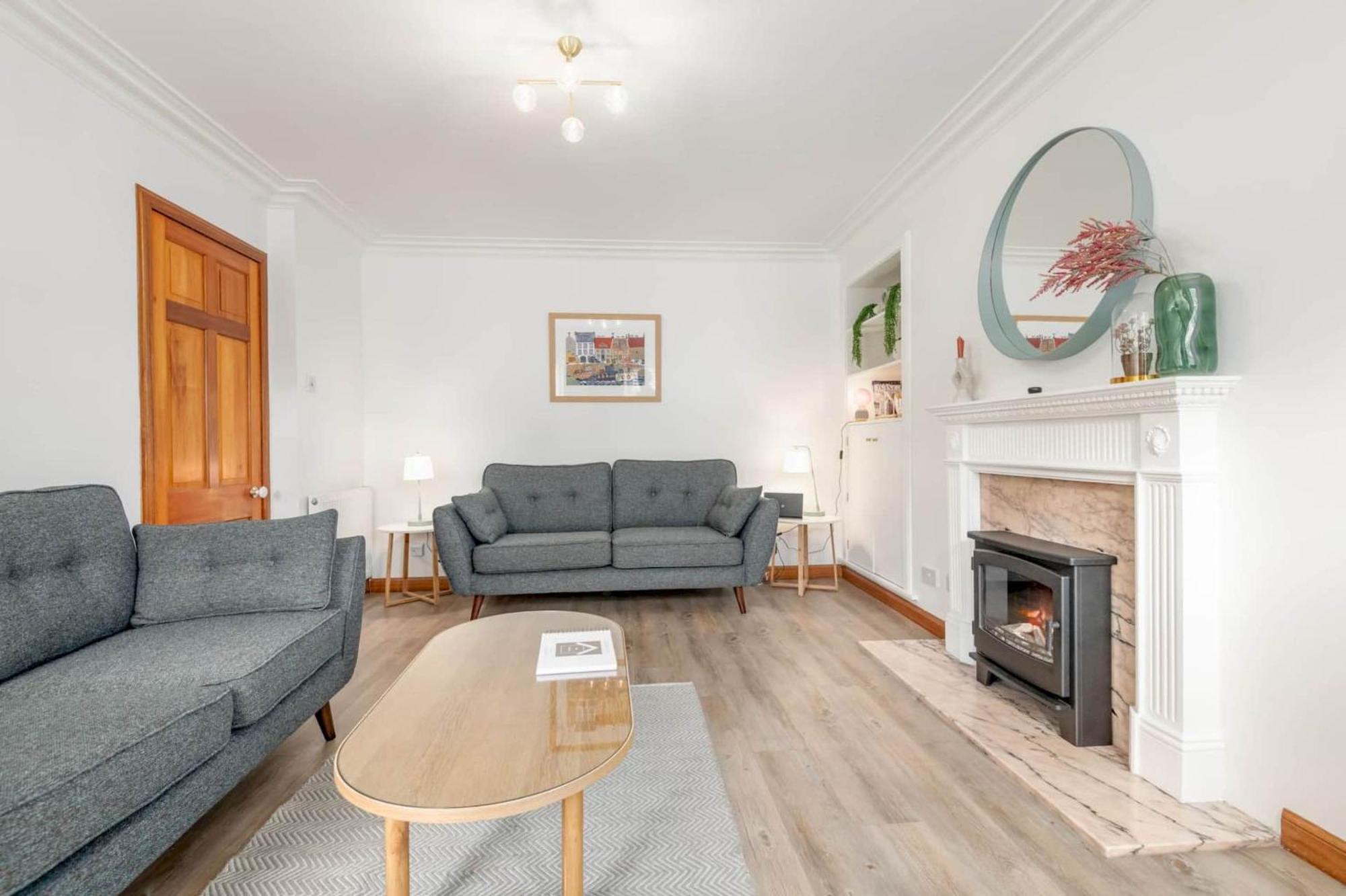 Crail Town House Villa Luaran gambar