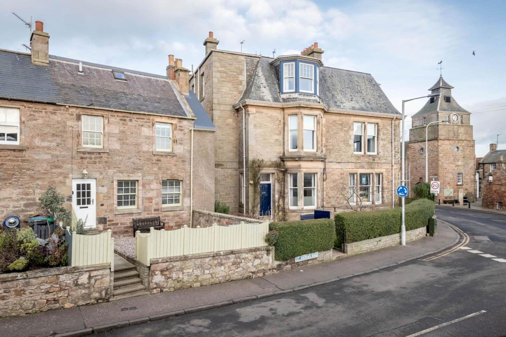 Crail Town House Villa Luaran gambar
